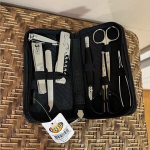 Fossil grooming kit